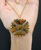 VICTORIAN AGATE & 15CT GOLD MALTESE CROSS