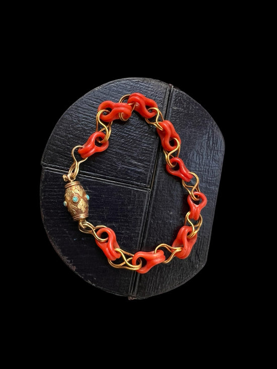 GEORGIAN CORAL & 18CT GOLD CHAIN BRACELET