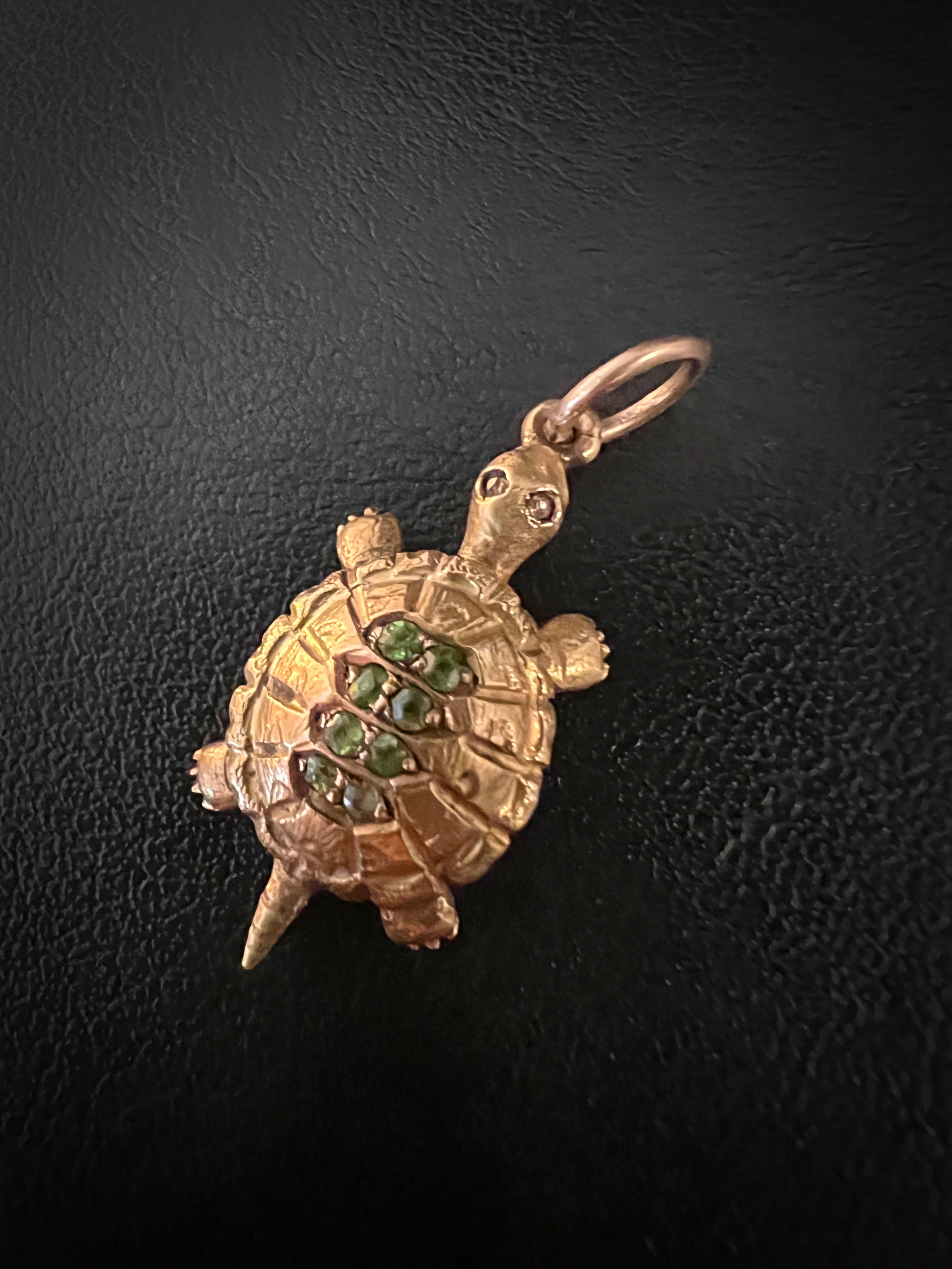 Tortoise pendant hot sale in gold