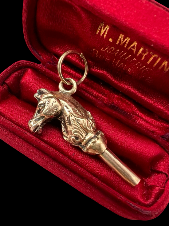 ANTIQUE 15CT GOLD HORSE WATCH KEY