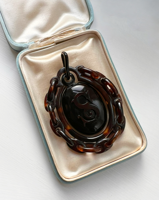 VICTORIAN TORTOISESHELL LOCKET PENDANT