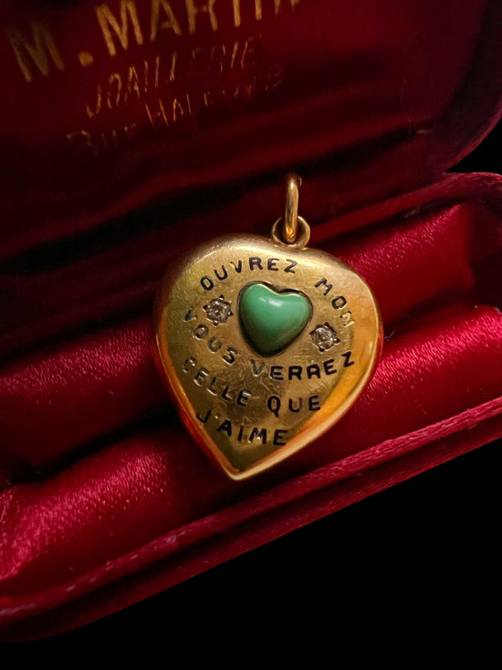 A VICTORIAN 15CT GOLD LOVE HEART PENDANT