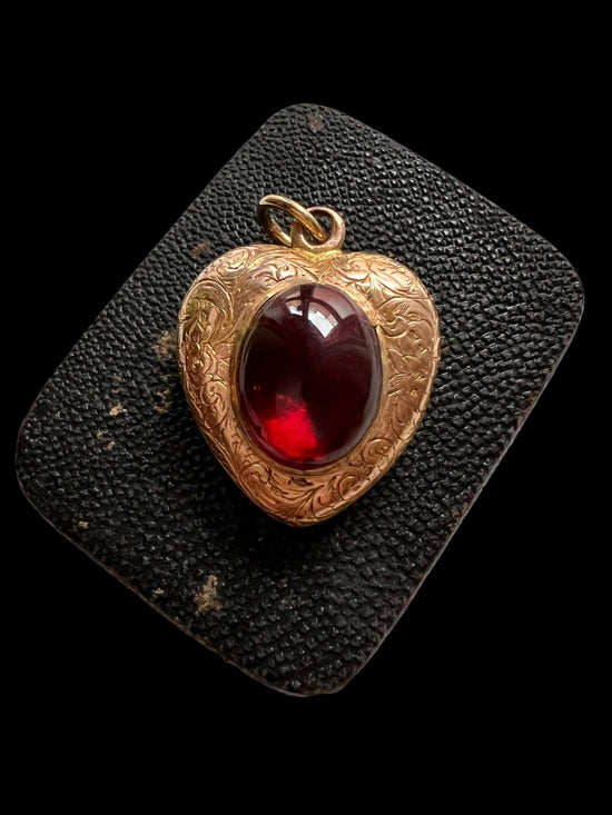 VICTORIAN LARGE GARNET & 15CT GOLD HEART PENDANT