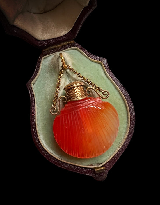 GEORGIAN CARNELIAN SHELL SCENT BOTTLE PENDANT