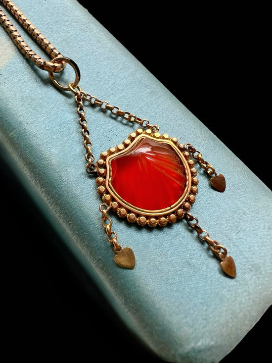 GEORGIAN CARNELIAN SHELL & HEART PENDANT