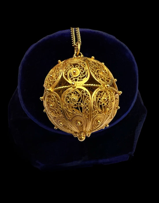 19TH CENTURY LARGE FILIGREE SPHERE PENDANT