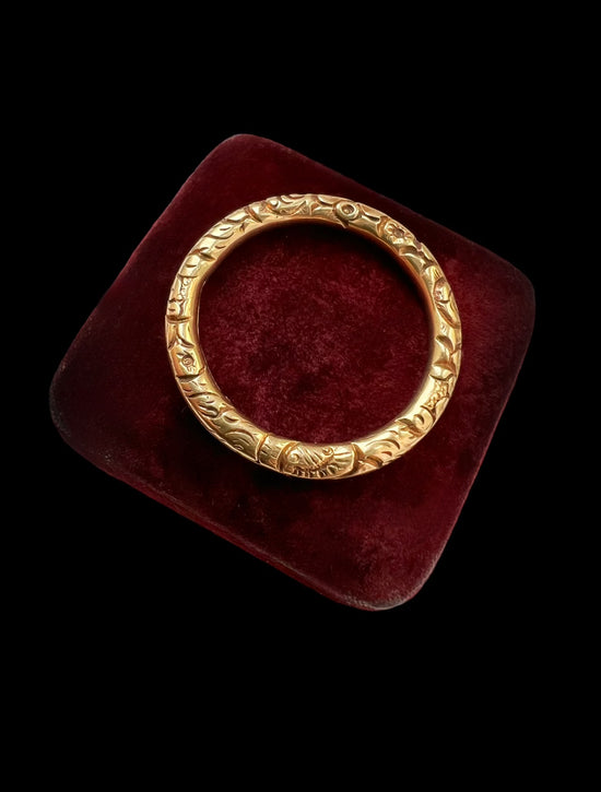 GEORGIAN LARGE CHUNKY 15CT GOLD CHASED SPLIT RING