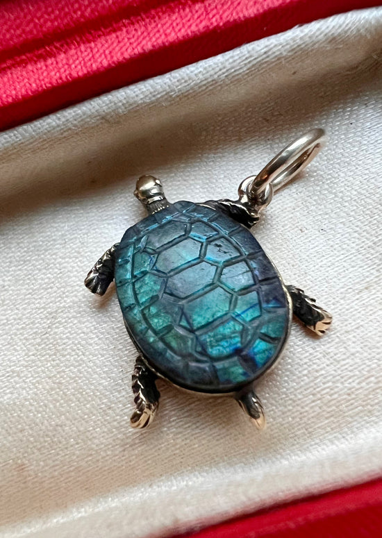 VICTORIAN LABRADORITE TORTOISE PENDANT