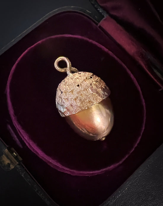 VICTORIAN SUPER SIZED 9CT GOLD ACORN POMANDER PENDANT