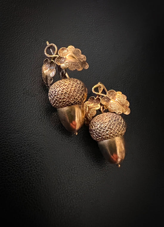 VICTORIAN 15CT GOLD ACORN EARRINGS