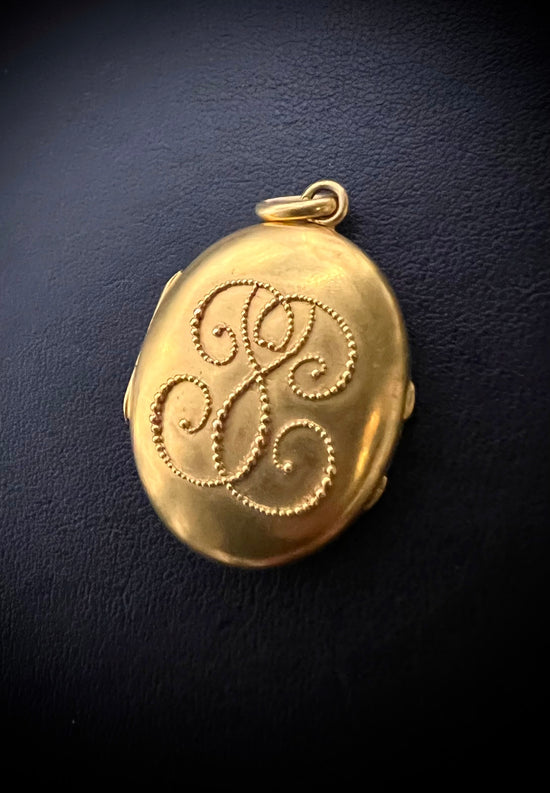 19TH CENTURY FRENCH 18CT LOCKET