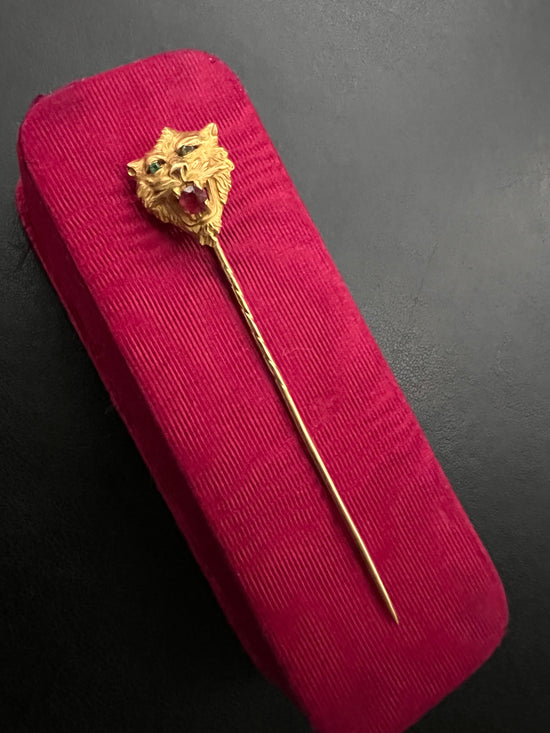 19TH CENTURY TIGER STICKPIN